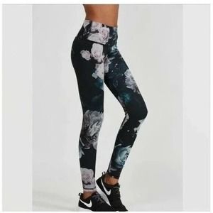 Noli Active Allure Floral Yoga Leggings Size XS Black Pink Grey Rose Print
